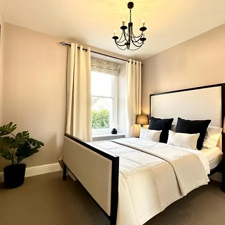 Higgihaus #56a Cool Quiet Stylish Awesome Location Апартаменти *