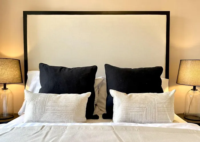 Higgihaus #56a Cool Quiet Stylish Awesome Location